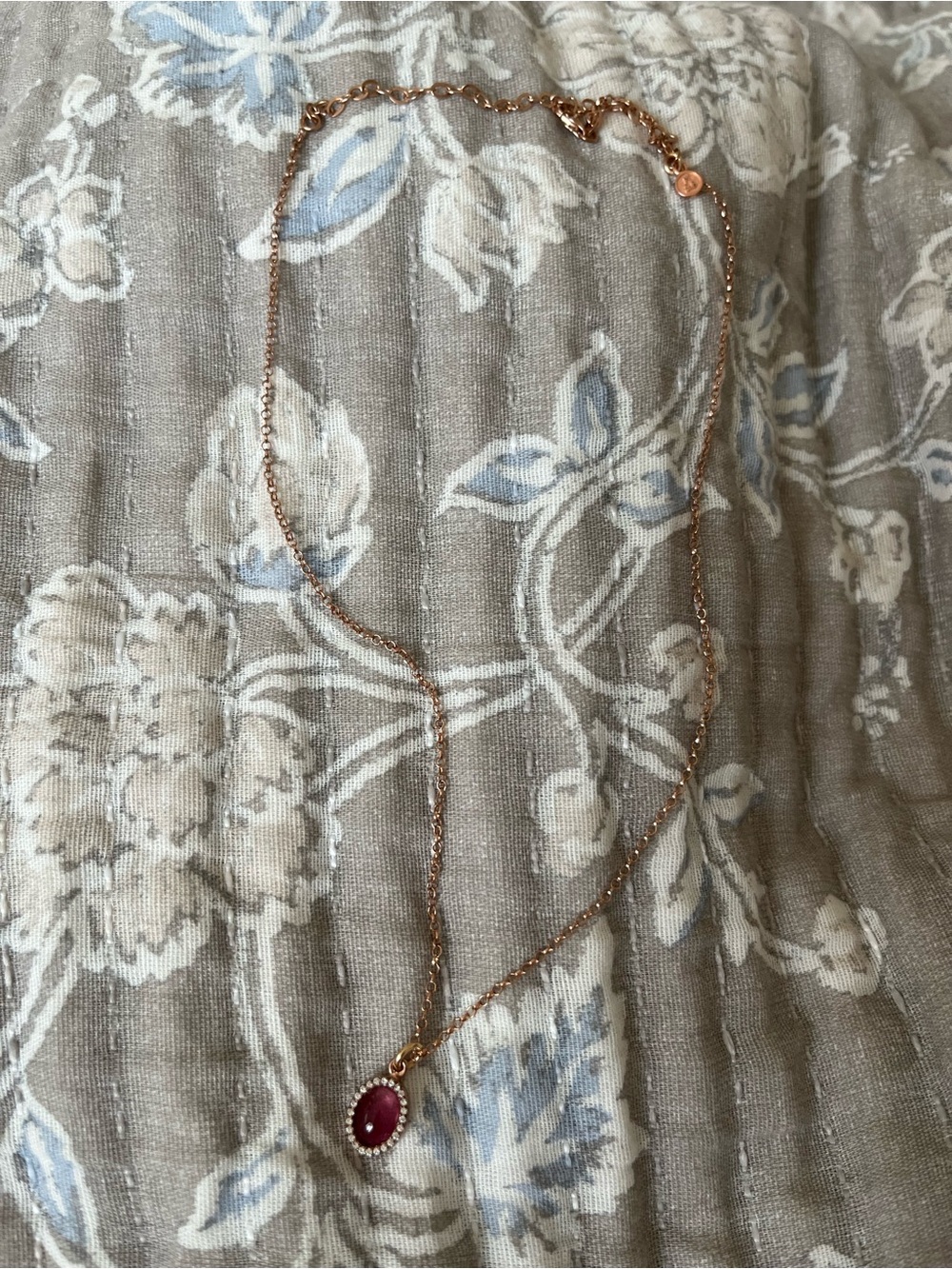 Hillberg & Berk Rose Gold Chain Necklace with Rhodonite Pendant